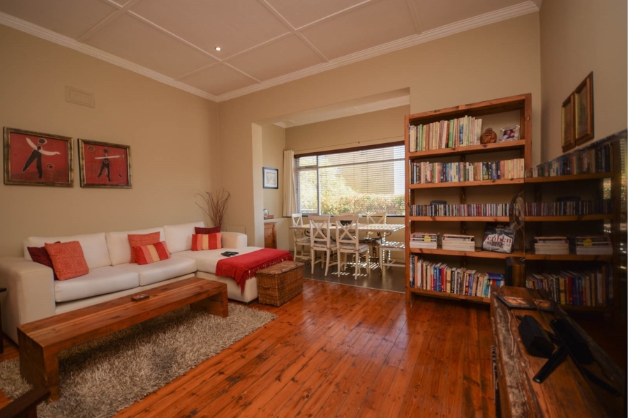 2 Bedroom Property for Sale in Sea Point Western Cape